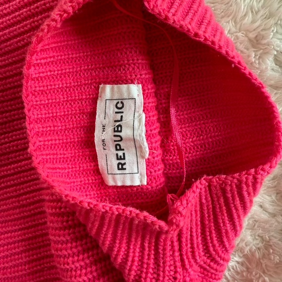 For the Republic Bright Hot Pink Frayed Distressed Sweater Small - Picture 3 of 5